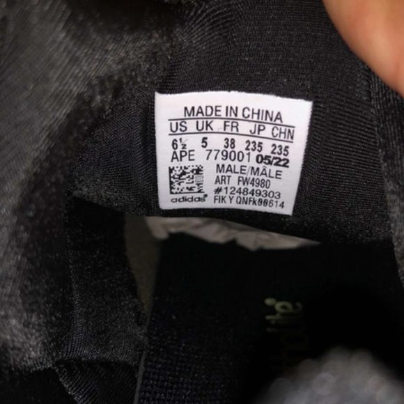 Yeezy 700 v3 beige